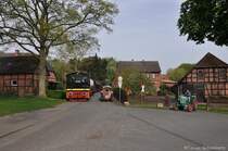 V36 005 mit Fotog�terzug am 29.04.2012 in Uenzen