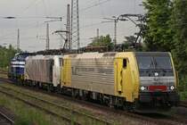 MRCE Dispolok/Lokomotion ES 64 F4-003/189 903 am 1.6.12 mit Lokomotion 189 904 und AL 46 in Ratingen-Lintorf.
Gru� an den Tf!