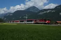 De 110 022-1 erreicht am 10.8.12 mit dem IR 2219 Meiringen.