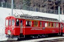 RhB - ABe 4/4 I 31 am 21.02.1998 in Pontresina - Gleichstromtriebwagen Bernina - Baujahr 1908 - SIG/Al/SAAS - 450 KW - Gewicht 30,00t - 1./2.Klasse Sitzpl�tze 12/27 - L�P 13,93m - zul�ssige Geschwindigkeit 55 km/h - �3=31.12.1981 �2=24.06.1992 - Logo RhB in deutsch - Lebenslauf: ex BB BCe 4/4 1 - 1943 RhB BCe 4/4 1 - 1947 BCe 4/4 31 - 1964 ABe 4/4 31. Hinweis: die Triebfahrzeugserie bestand urspr�nglich aus 14 Fahrzeugen mit den Nummern 1 bis 14, gescanntes Dia

