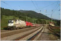 MAV 470 010  Aranycsapat  und ein Taurus, ziehen den IC 530 von Villach nach Wien-Meidling.
Scheifling 19.8.2012