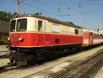 Die 1099.002-6 in ihrem urspr�nglichen Aussehen zu �BB Zeiten im Alpenbahnhof in St.P�lten, abgestellt am 22.09.2010.