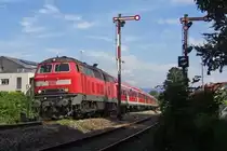 Am 12.08.2012 durchf�hrt 218 439-8 mit IRE 4210 von Lindau kommend den Bahnhof Nonnenhorn auf dem Weg nach Ulm.