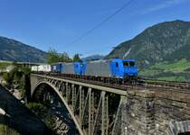 185 516 + 185 515 mit G 40569 am 16.09.2012 auf der Angertalbr�cke.
