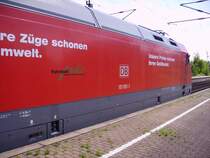 Seite der 101 051-1 beim Halt in Elmshorn. 14.07.06
