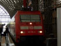 hier steht der city night line 1909 gezogen von einer 101 aus m�nchen hbf an seinem endpunkt in dresden hbf planm��ige ankunft war 08:37 und dieses foto entstand 10:15 am 29.05.06