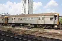 บชส. 604 (บชส = BTC/Bogie Third Class Carriage) am 14.Mai 2012 im Bf. Hua Lamphong. 


