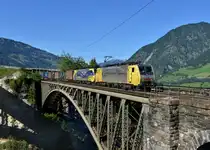 189 901 + 189 912 mit einem KLV am 16.09.2012 auf der Angertalbr�cke in Angertal.