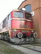 Das  Gesicht  der BR 120 274, am 16.09.2012 im Bahnbetriebswerk Arnstadt in Th�ringen. 