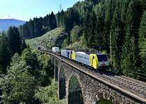 189 903 + 189 914 mit G 43130 am Hundsdorfer-Viadukt zwischen Angertal und Bad Hofgastein. Das Bild entstand am 16.09.2012. 
