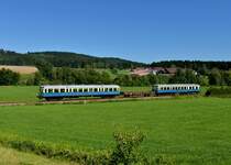 VS 28 + VT 07 der Wanderbahn von Gotteszell nach Viechtach am 19.08.2012 unterwegs bei Furthof. 
