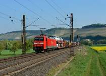 152 039 mit einem G�terzug am 19.04.2011 unterwegs bei Himmelstadt.
