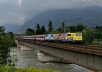 111 024 + 111 066 mit einem EC 82 am 11.08.2012 auf der Innbr�cke in Brixlegg.