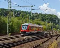 Dieseltriebwagen 648 204 / 704 (Alstom Coradia LINT 41) der DreiL�nderBahn als RB 95 (Au/Sieg-Siegen-Dillenburg), f�hrt am 22.09.2012 in den Bahnhof Betzdorf/Sieg ein.