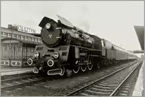 Die PKP Ol 49-32 ist mit ihrem Regionalzug von Poznan in Wolstyn eingetroffen.
28. Aug. 1994/gescanntes Negativ