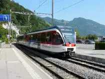 zb - Einfahrender Regio ABe 130 003-7 in Alpnachstad am 10.09.2012