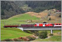 Eine besondere Fuhre hatte R832 mit dem Deh 4/4 22 am Zugschluss. Ich habe das erste Mal einen offenen Panowagen auf der MGB gesehen. (25.09.2012)