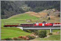 Eine besondere Fuhre hatte R832 mit dem Deh 4/4 22 am Zugschluss. Ich habe das erste Mal einen offenen Panowagen auf der MGB gesehen. (25.09.2012)