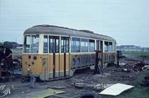 K�benhavn / Kopenhagen am 27. Mai 1969: Der KS-Grossraumtriebwagen 703 w�hrend der Verschrottung.
