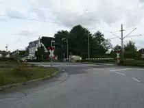 In Wrist durfte ich mit dem Auto als Erstes am dortigen Bahn�bergang warten,bevor ich die Bahnstrecke Hamburg-Kiel/Flensburg �berqueren durfte.Die Wartezeit nutzte ich f�r die Aufnahme am 23.September 2012.