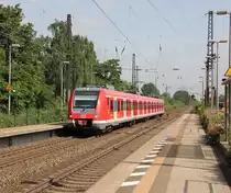 422 047-1 als S2 nach Dortmund in Recklinghausen S�d. Aufgenommen am 28.06.2012.