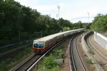 S 75 nach Wartenberg aus Richtung Spandau im Bahnhof Messe S�d am 23.09.2012