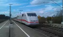 Ein ICE 1 durchf�hrt am 29.09.2012 den Bahnhof Hochstadt-Marktzeuln. 