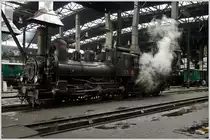 SB 17c 372 kocht Dampf f�r die Fotoaufstellung im quasi leeren Schuppen der Heizhauses Strasshof, 22.9.2012