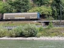 Habiis-11, 8083(D-TWA)2345257-4 bildet bei einem gemischten G�terzug Rheinabw�rts  bei Assmannshausen den Zugschlu�; 120829