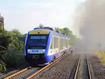 Auf der Stecke zwischen Quedlinburg und Gernrode am 22. September 2012 konnte der Triebwagen VT 808 als HEX80810  nach Thale Hauptbahnhof vom letzten Wagen der HSB dokumentiert werden.  Dank an den Triebwagenf�hrer und  der Zugbegleiterin.