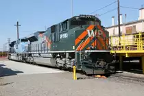 Union Pacific SD70ACe 1983 im historische Western Pacific Lackierung, North Platte Nebraska.  14.9.2012 Bild.