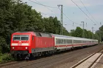 120 113 am 10.6.12 mit einem IC in D�sseldorf-Oberbilk.