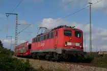 Und sie f�hrt immer noch! Die letzte betriebsf�hige (ehemalige) Mannheimer 140- 140 801-2 ist mit leeren Autotransportwagen im Mannheimer Rbf unterwegs. (28.09.12)