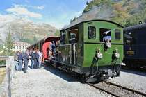 Die HG 2/3 Nr. 6 wird nun in Gletsch abgeh�ngt und durch eine Diesellok ersetzt, 28.09.2012.