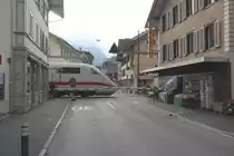 Sieht man auch nicht �berall,ein ICE nach Berlin-Ostbahnhof,zwischen den Bahnh�fen Interlaken-Ost und Interlaken-West.02.10.12