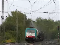 Freight Train in the Rain, so das Motto zum Bild. Hier ist die belgische Cobra
2812 (E 186) unterwegs nach Aachen West. Am Haken ein gemischter G�terzug aus 
Gremberg. Auch hier sieht man sch�n die Gichtfahne. Aktuell vom 6.10.2012, KBS 480
am Eschweiler Bahnhof.
