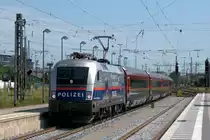 1116 250 am 23.06.12 mit dem RJ aus Salzburg bei der Einfahrt M�nchen Ost