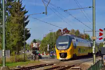 Ein Intercity der NS aus Eindhoven kommend ist hier gerade auf dem B� Schouwverg in Roermond. Sonntag 30.9.2012
