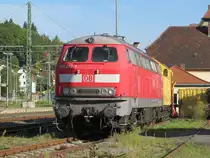 218 272-3 steht am 03. Oktober 2012 mit einem Schneepflug in Kronach abgestellt. 