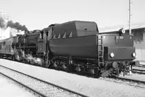 52.100 des 1.�SEK vor dem  NostalgieExpress Leiser Berge  am 06.10.2012 im Bf. Ernstbrunn.