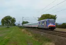 101 101-4 ist mit dem Sonderzug PF 2710 Saarbr�cken - M�nchen am 06.10.2012 in B�hl Iggelheim