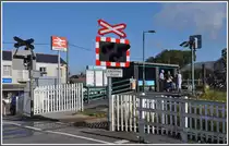 Fairbourne Normalspurbahnhof, der etwa zweist�ndlich von Arriva bedient wird auf dem weiten Weg von Shrewesbury nach Pwllheli. (04.09.2012)