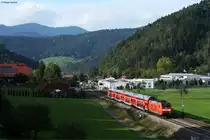 146 111-0 mit dem IRE 5325 Karlsruhe-Kreuzlingen bei der Sommerrodelbahn Gutach. Aufgenommen am 05.10.2012.