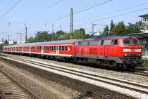 Die 218 444-8 zieht eine klassische RB von M�nchen nach M�hldorf durch M�nchen Heimeranplatz am 10.09.2012