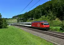 Re 460 072 mit einem IC am 27.08.2012 unterwegs bei Tecknau.