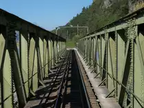 �ber diese Br�cke �ber die Reuss d�rfte inzwischen kein Zug mehr fahren, da mit dem Gotthard-Basistunneldurchbruch auch das Schotterwerk als einziger Anschluss dieser Strecke arbeitslos wird. 1.10.2011 