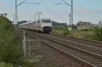 An der F�rther Hecke in Gubberath ist der 402 029-3 Triebkopf mit offener Klappe unterwegs nach Rheydt. 7.10.2012