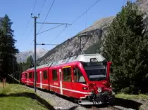 Zwischen den Bahnh�fen Surovas und Morteratsch ist R 1637 von St. Moritz kommend am 19.08.2012 unterwegs nach Tirano.