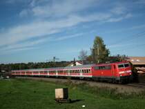 Am 16.10.2012 erreicht 111 180 den Bahnhof Ohlstadt.