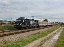 Die 1116 153 mit einem EC am 13.10.2012 unterwegs bei Osterm�nchen.